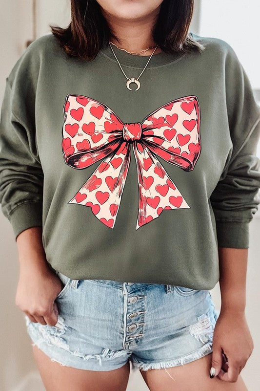 Heart Coquette Bow Graphic Plus Fleece Sweatshirt - Classique Collection