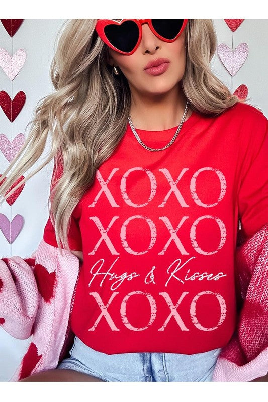 XOXO Graphic Plus Tee - Classique Collection
