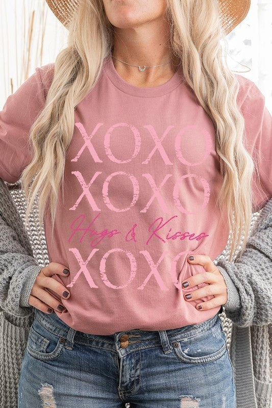 XOXO Graphic Plus Tee - Classique Collection