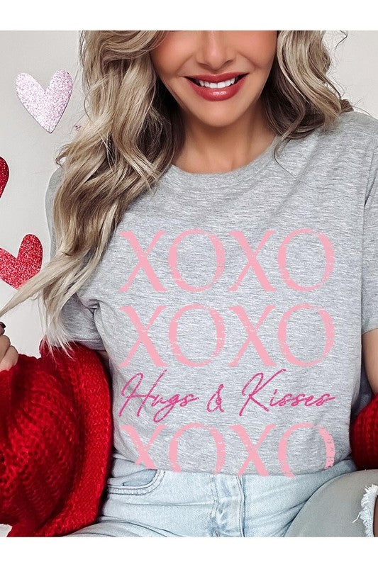 XOXO Graphic Plus Tee - Classique Collection