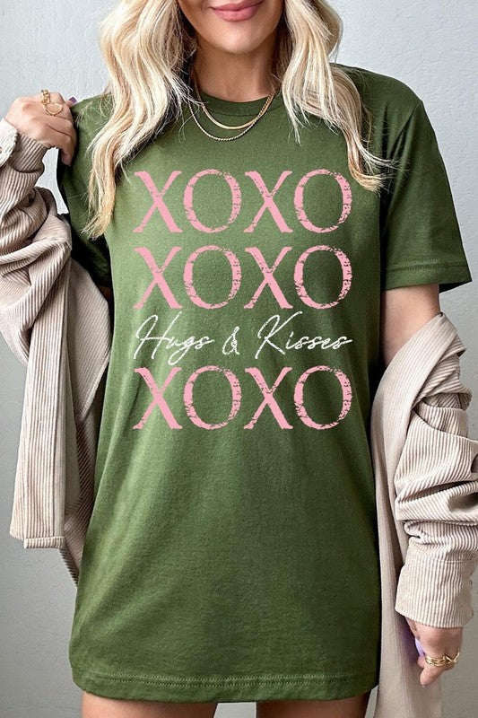 XOXO Graphic Plus Tee - Classique Collection