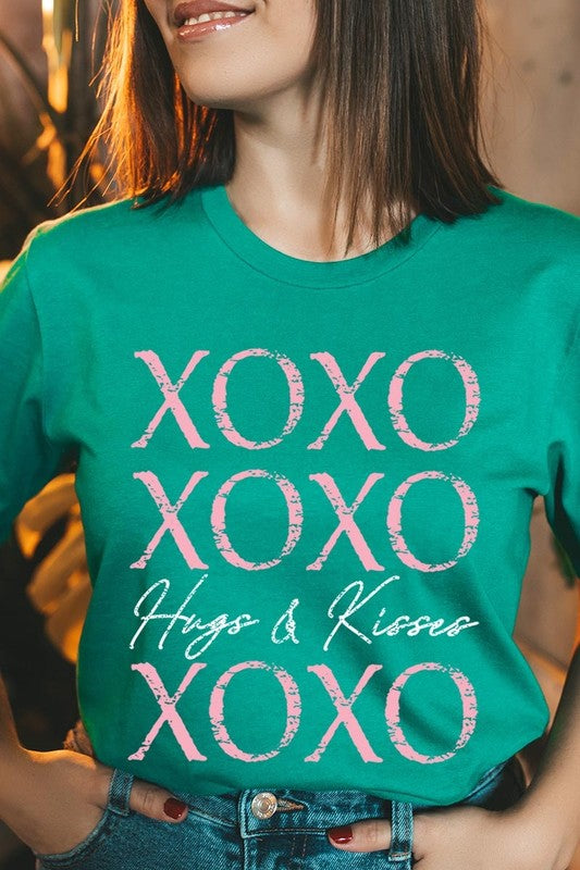 XOXO Graphic Plus Tee - Classique Collection