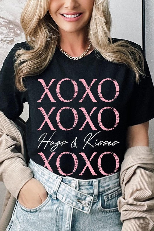 XOXO Graphic Plus Tee - Classique Collection