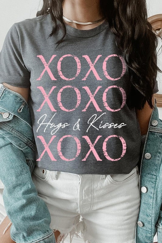 XOXO Graphic Plus Tee - Classique Collection