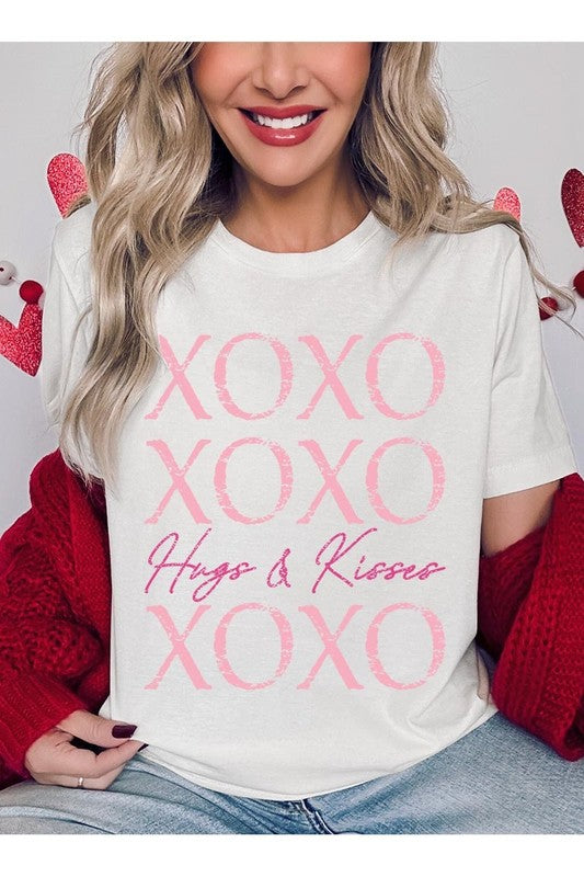 XOXO Graphic Plus Tee - Classique Collection