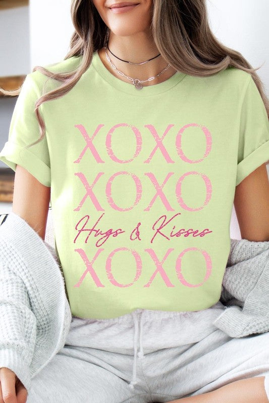 XOXO Graphic Plus Tee - Classique Collection