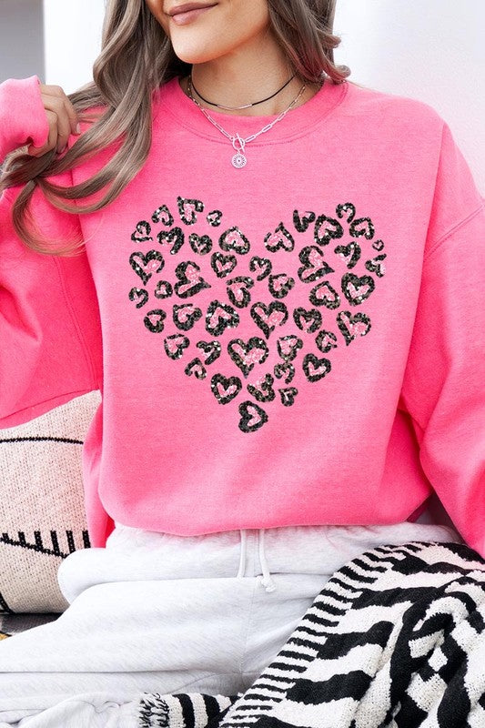 Faux Sequins Leopard Heart Graphic Plus Sweatshirt - Classique Collection