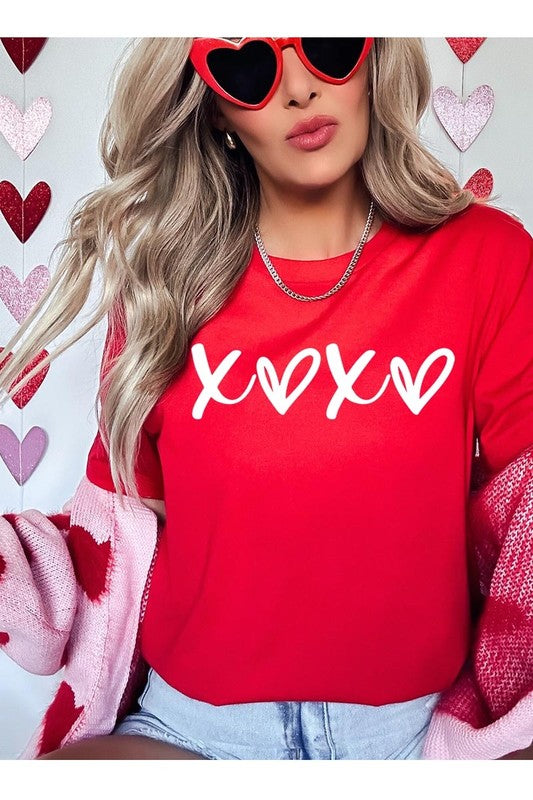 XOXO Graphic Plus Tee - Classique Collection