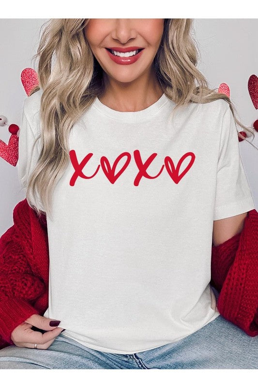 XOXO Graphic Plus Tee - Classique Collection