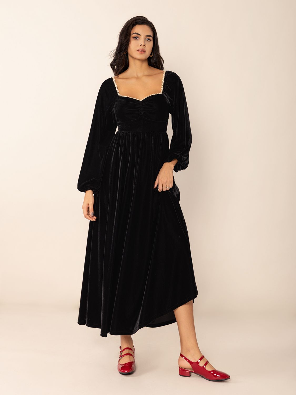 Sweetheart Neck Long Sleeve Midi Dress - Classique Collection