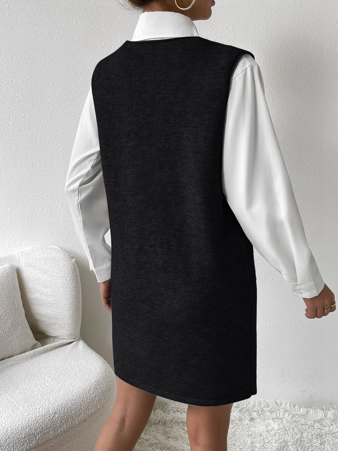 V-Neck Sleeveless Sweater Dress with Pockets - Classique Collection