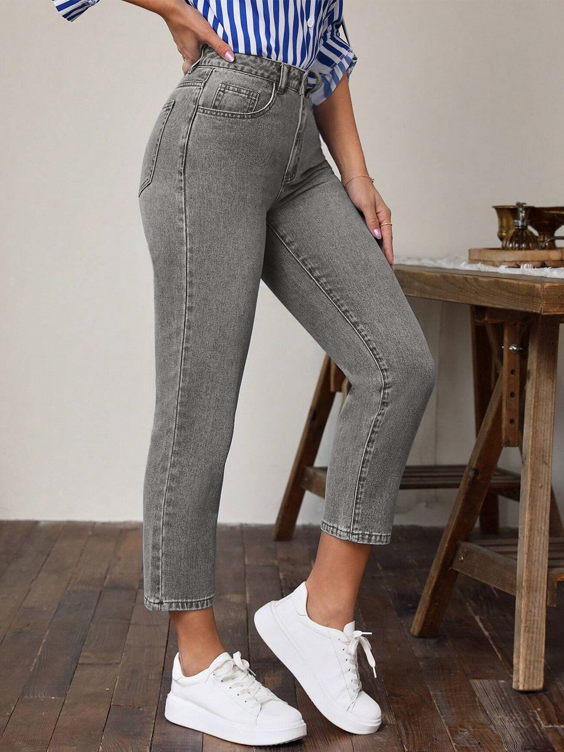 High Waist Jeans with Pockets - Classique Collection