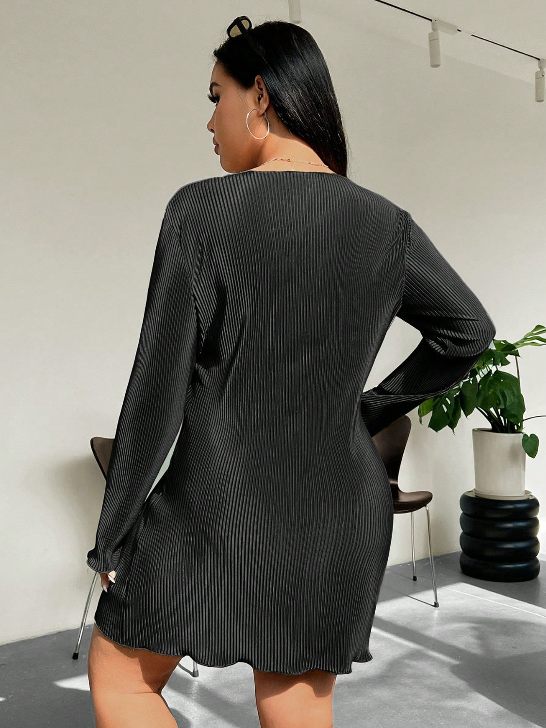 Honey Plus Size Lettuce Hem Round Neck Long Sleeve Dress - Classique Collection