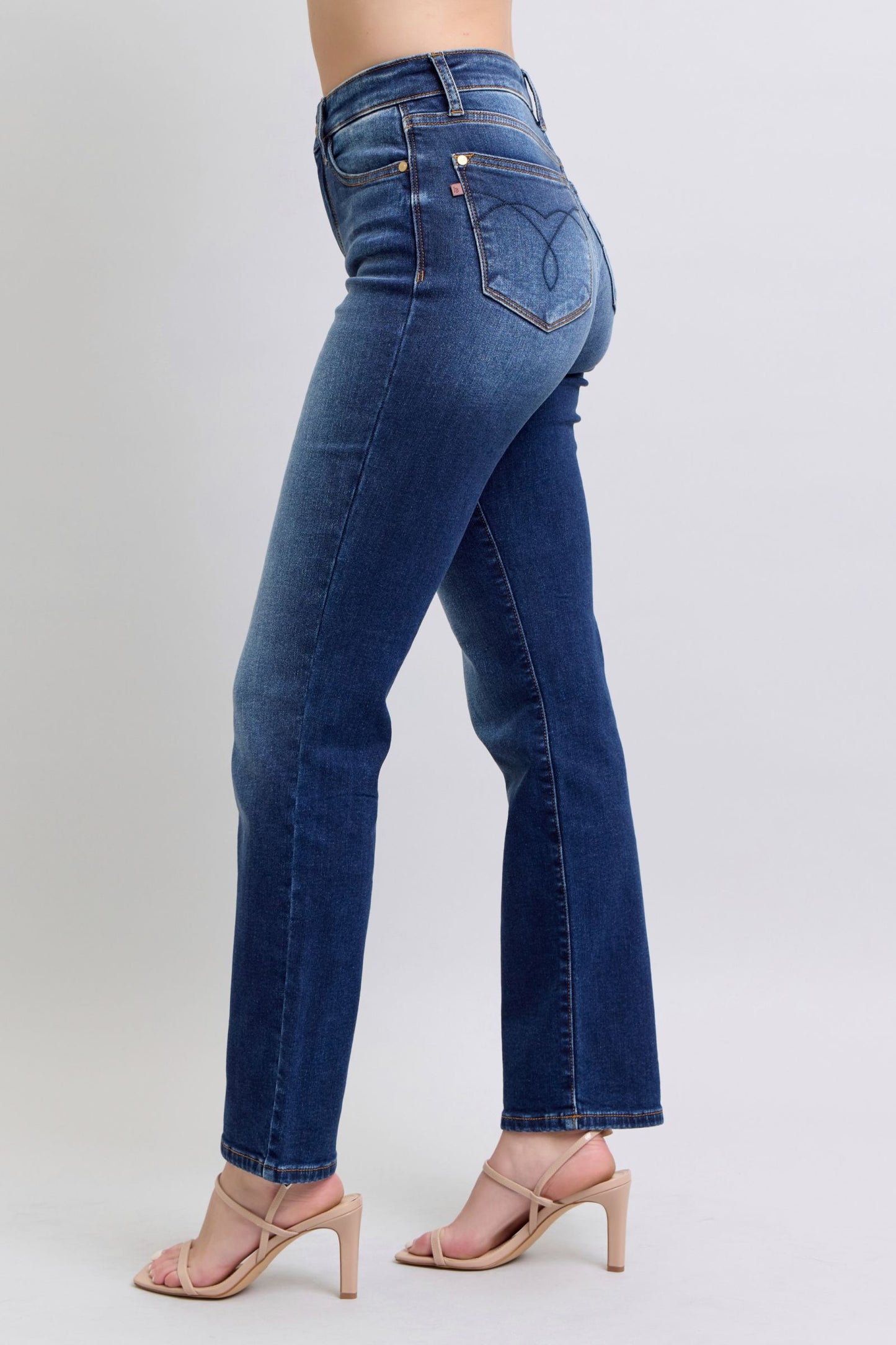 Judy Blue Full Size Washed Straight Leg Jeans with Pockets - Classique Collection