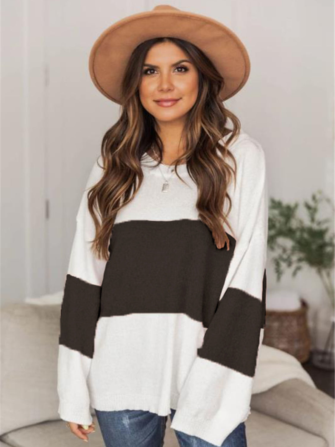 Color Block Round Neck Long Sleeve Sweater - Classique Collection