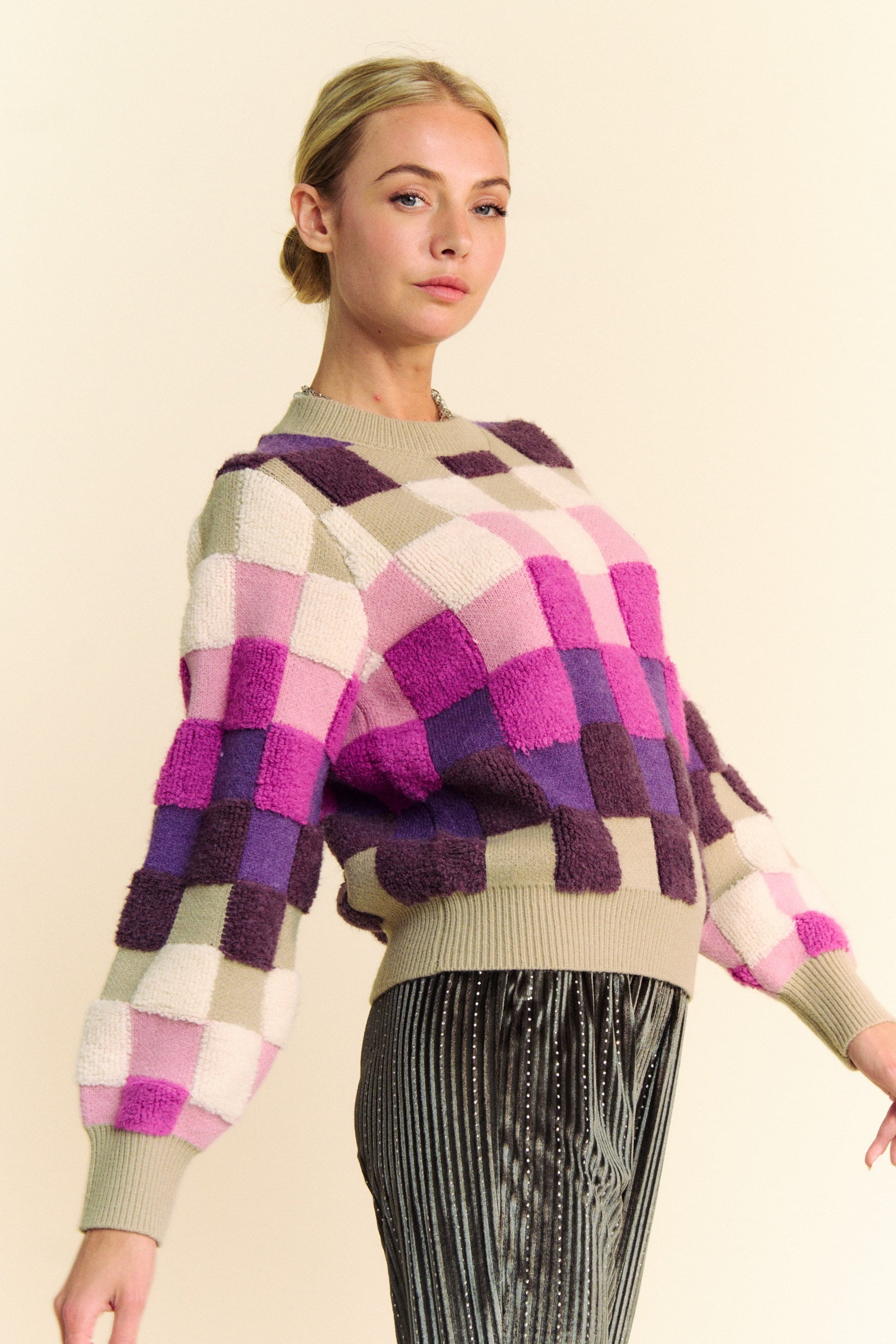 Davi & Dani Checkered Round Neck Long Sleeve Sweater - Classique Collection