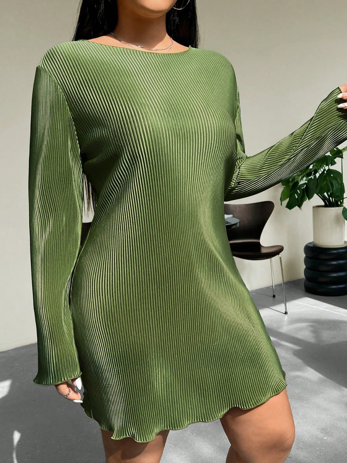 Honey Plus Size Lettuce Hem Round Neck Long Sleeve Dress - Classique Collection