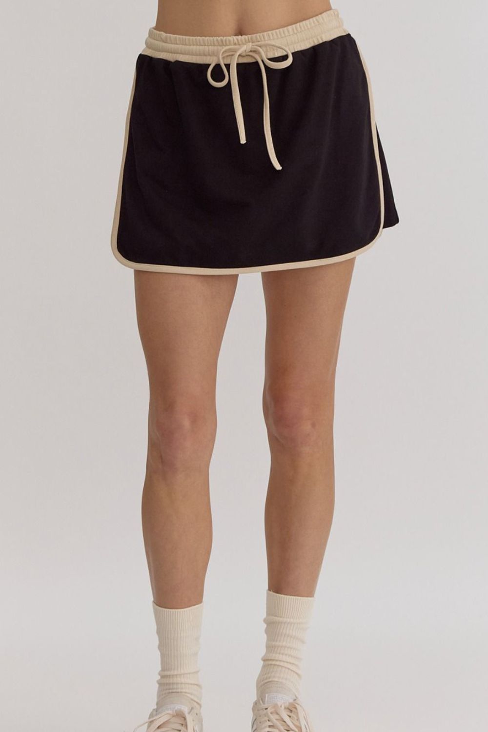 Contrast Trim Round Neck Top and Skort Set - ClassiQ