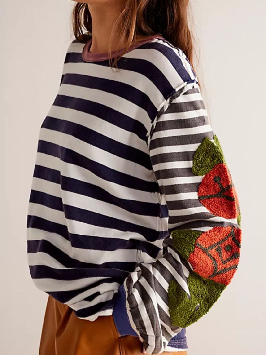 Striped Round Neck Long Sleeve Sweatshirt - Classique Collection