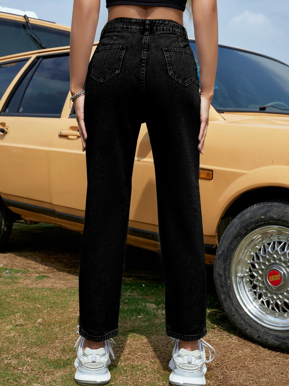 Straight Leg Jeans with Pockets - ClassiQ