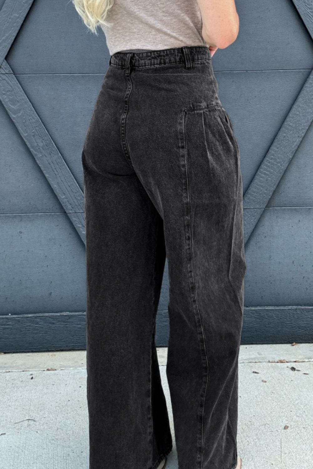 High Rise Wide Leg Jeans with Pockets - Classique Collection