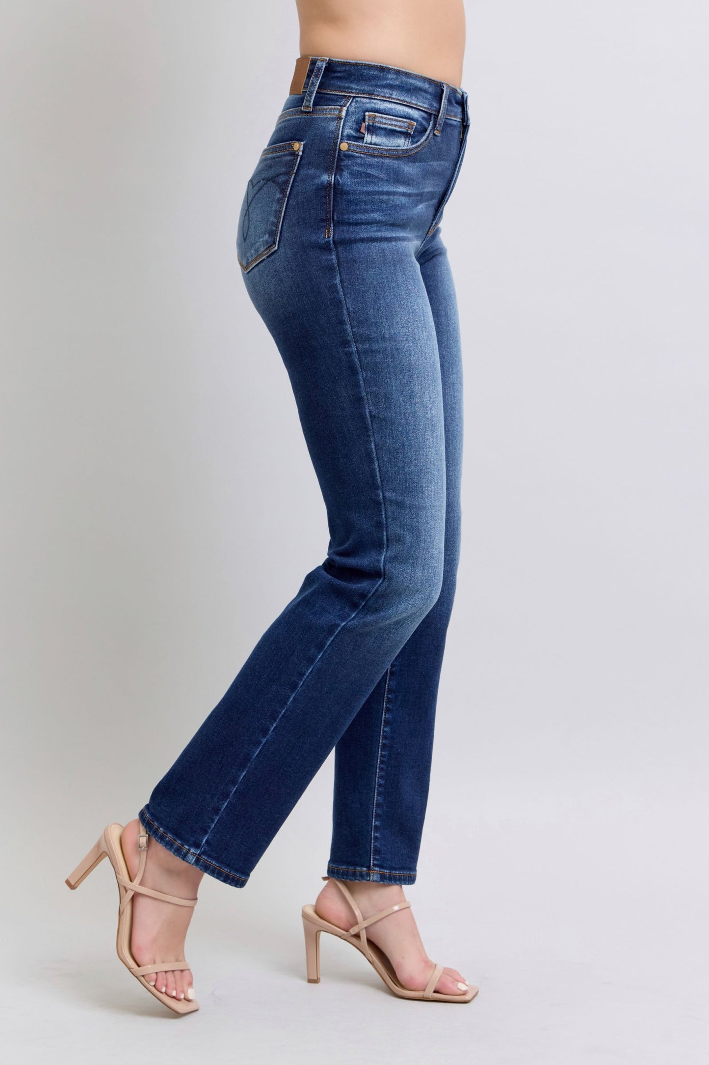 Judy Blue Full Size Washed Straight Leg Jeans with Pockets - Classique Collection