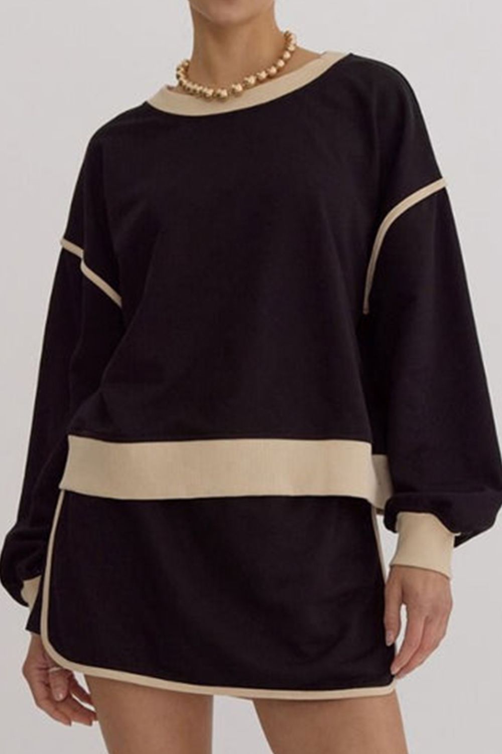 Contrast Trim Round Neck Top and Skort Set - ClassiQ