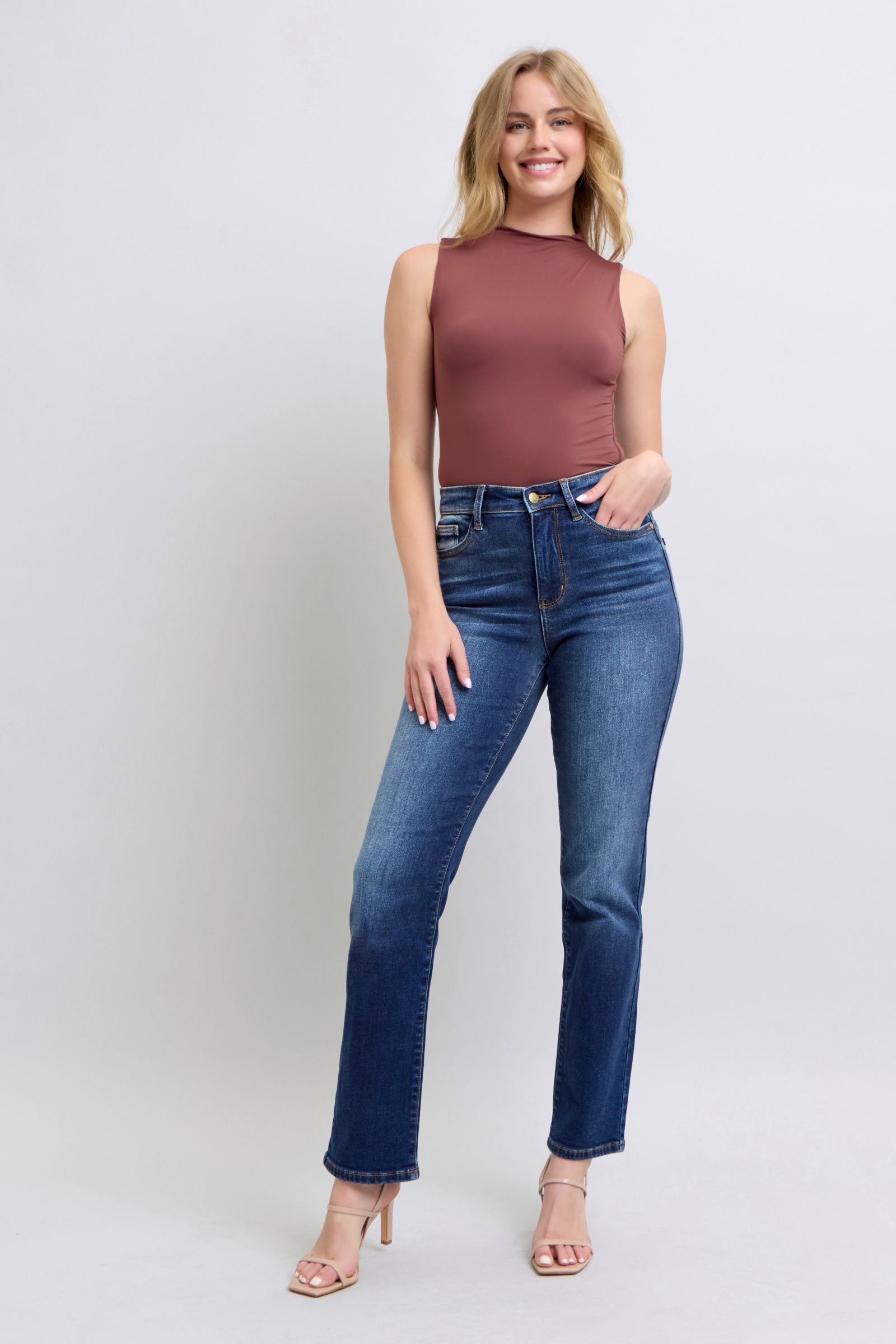 Judy Blue Full Size Washed Straight Leg Jeans with Pockets - Classique Collection