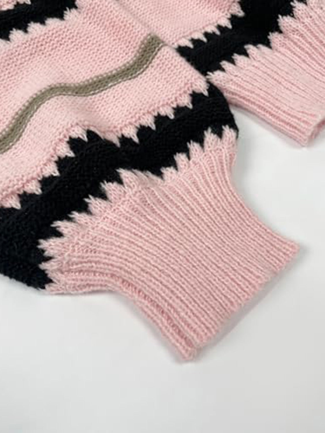 Contrast Striped Round Neck Long Sleeve Sweater - ClassiQ
