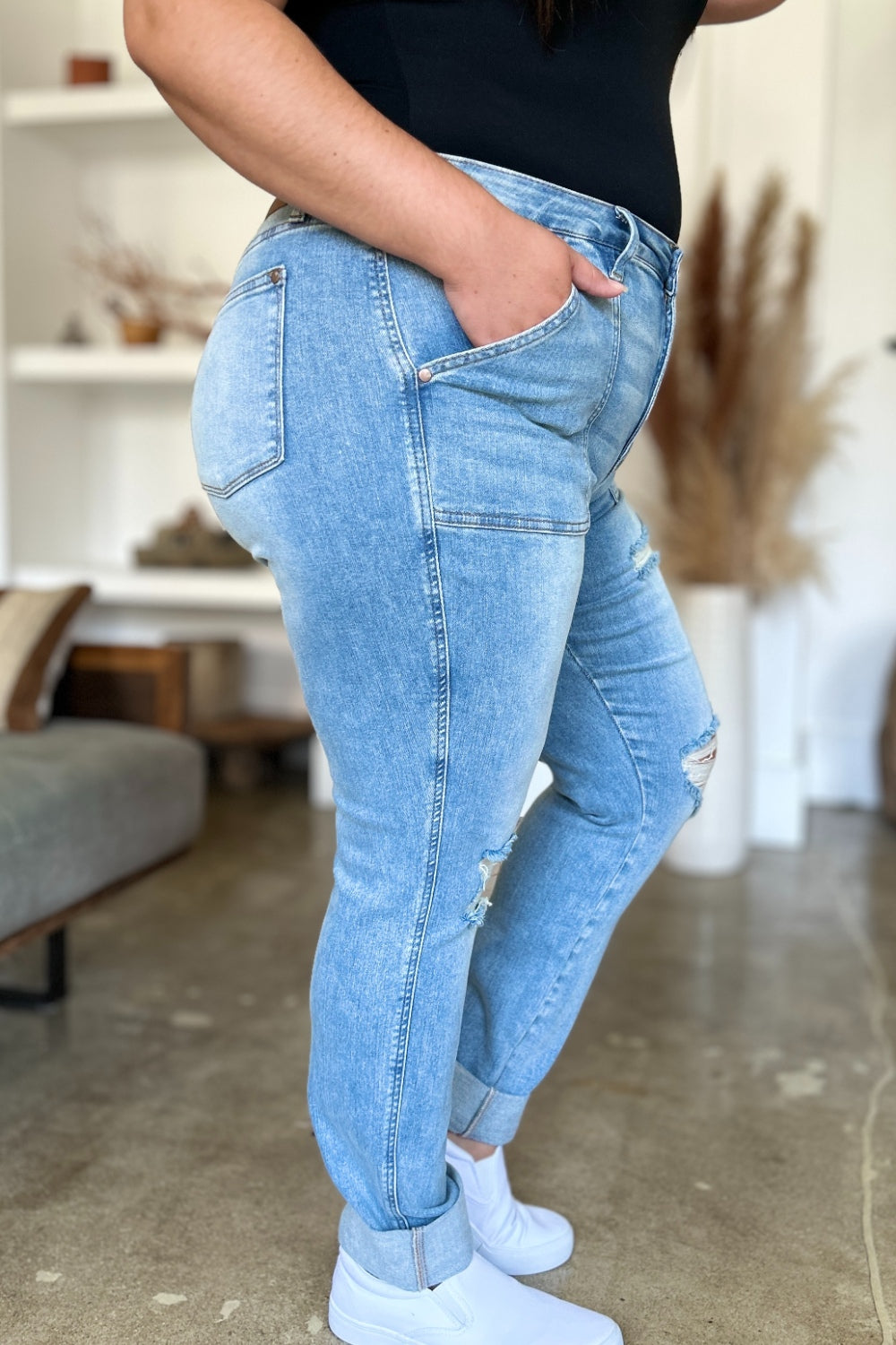 Judy Blue Full Size Distressed Straight Jeans with Patch Pockets - Classique Collection