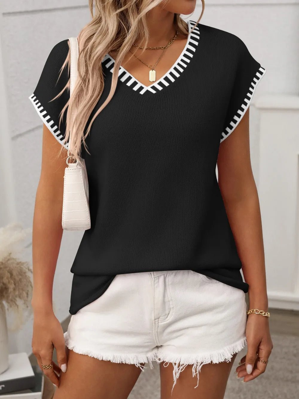 Contrast Trim V - Neck Short Sleeve Knit Top