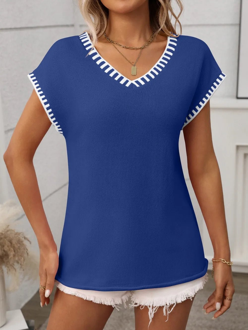 Contrast Trim V - Neck Short Sleeve Knit Top