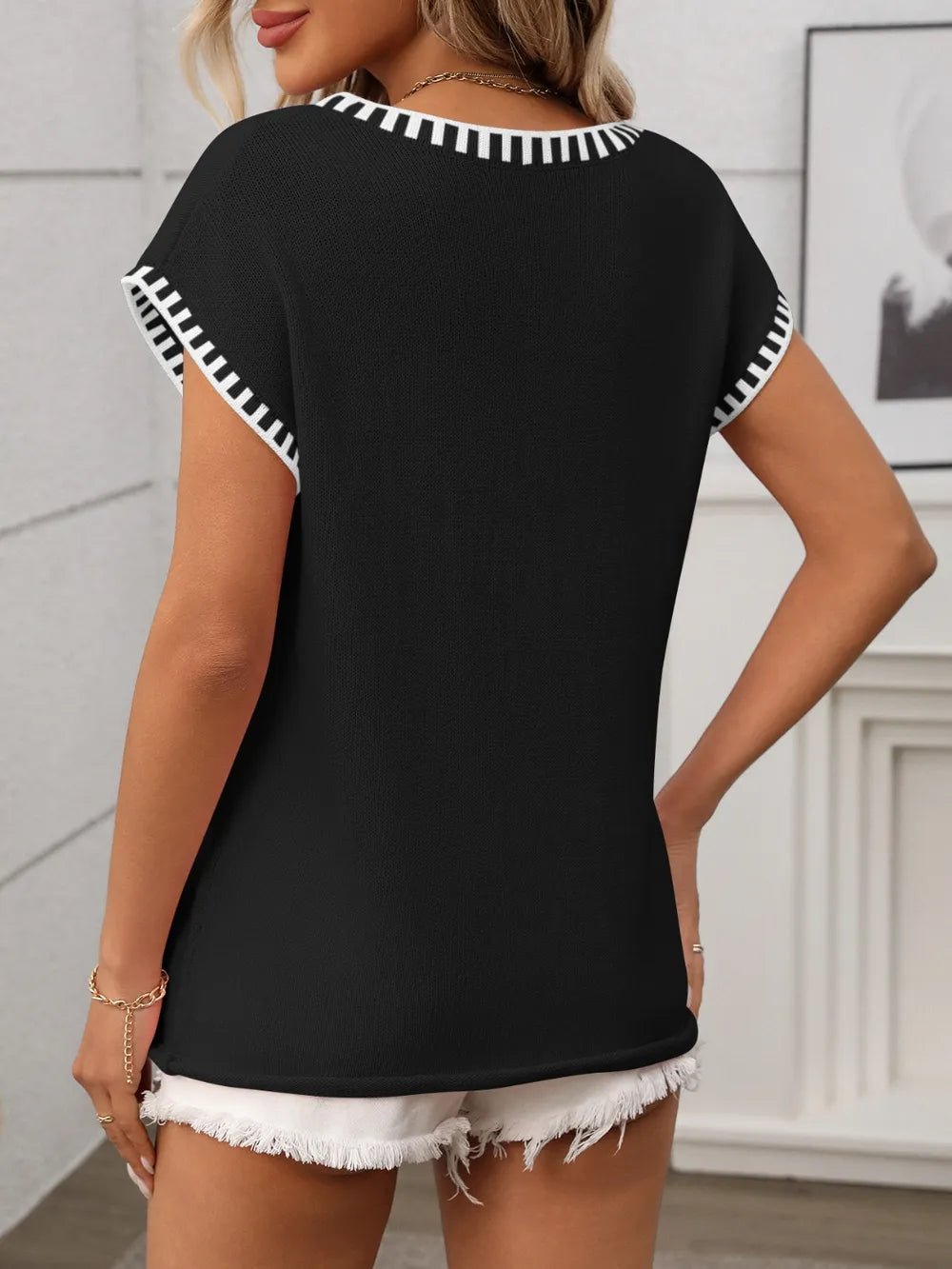 Contrast Trim V - Neck Short Sleeve Knit Top