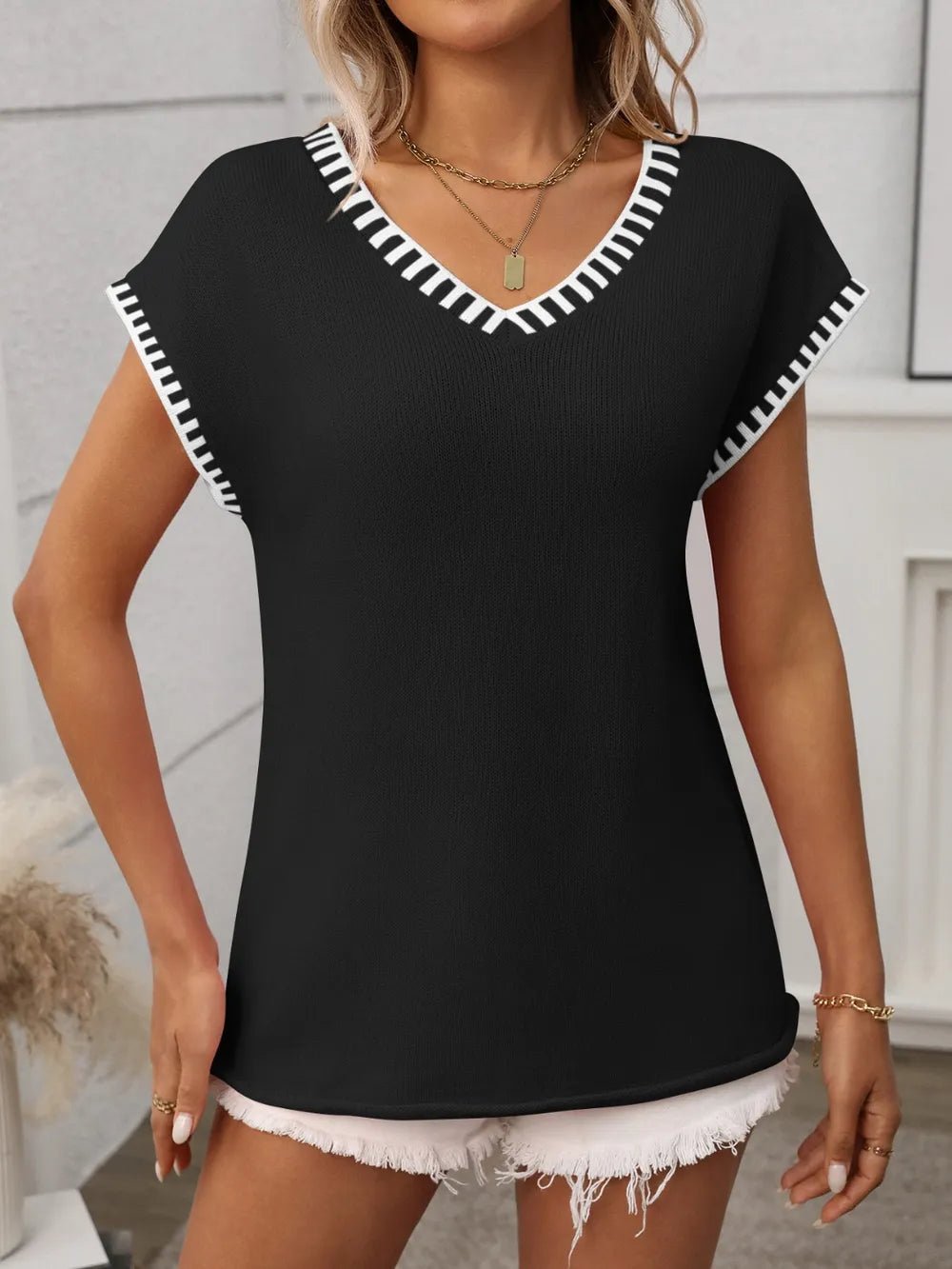 Contrast Trim V - Neck Short Sleeve Knit Top