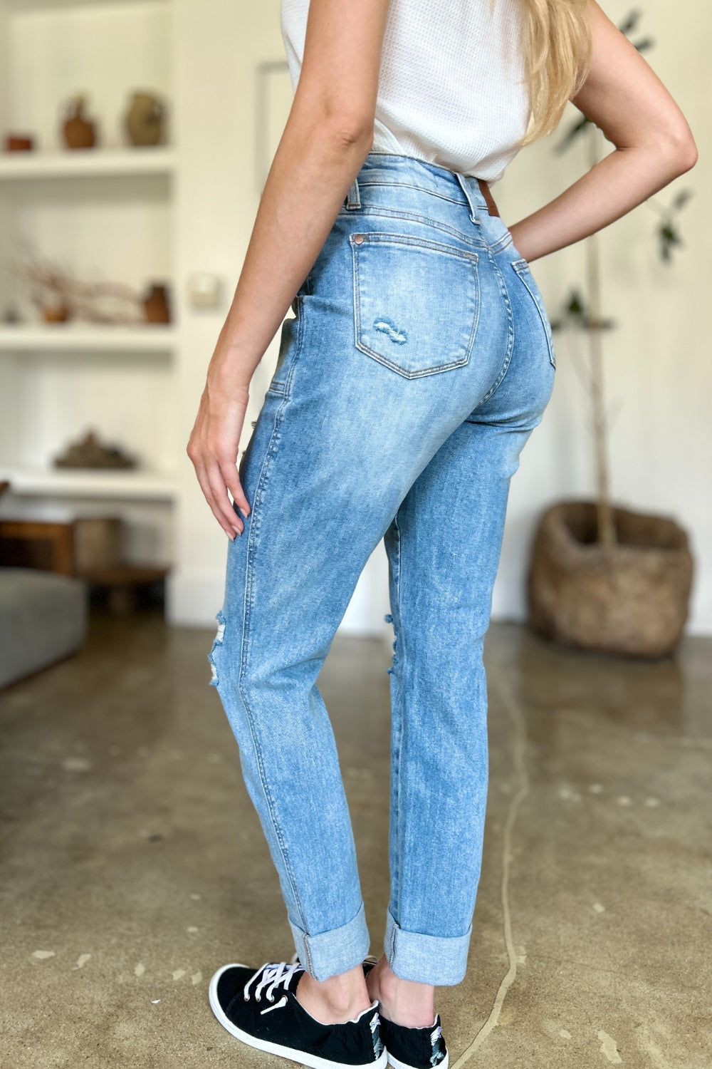 Judy Blue Full Size Distressed Straight Jeans with Patch Pockets - Classique Collection