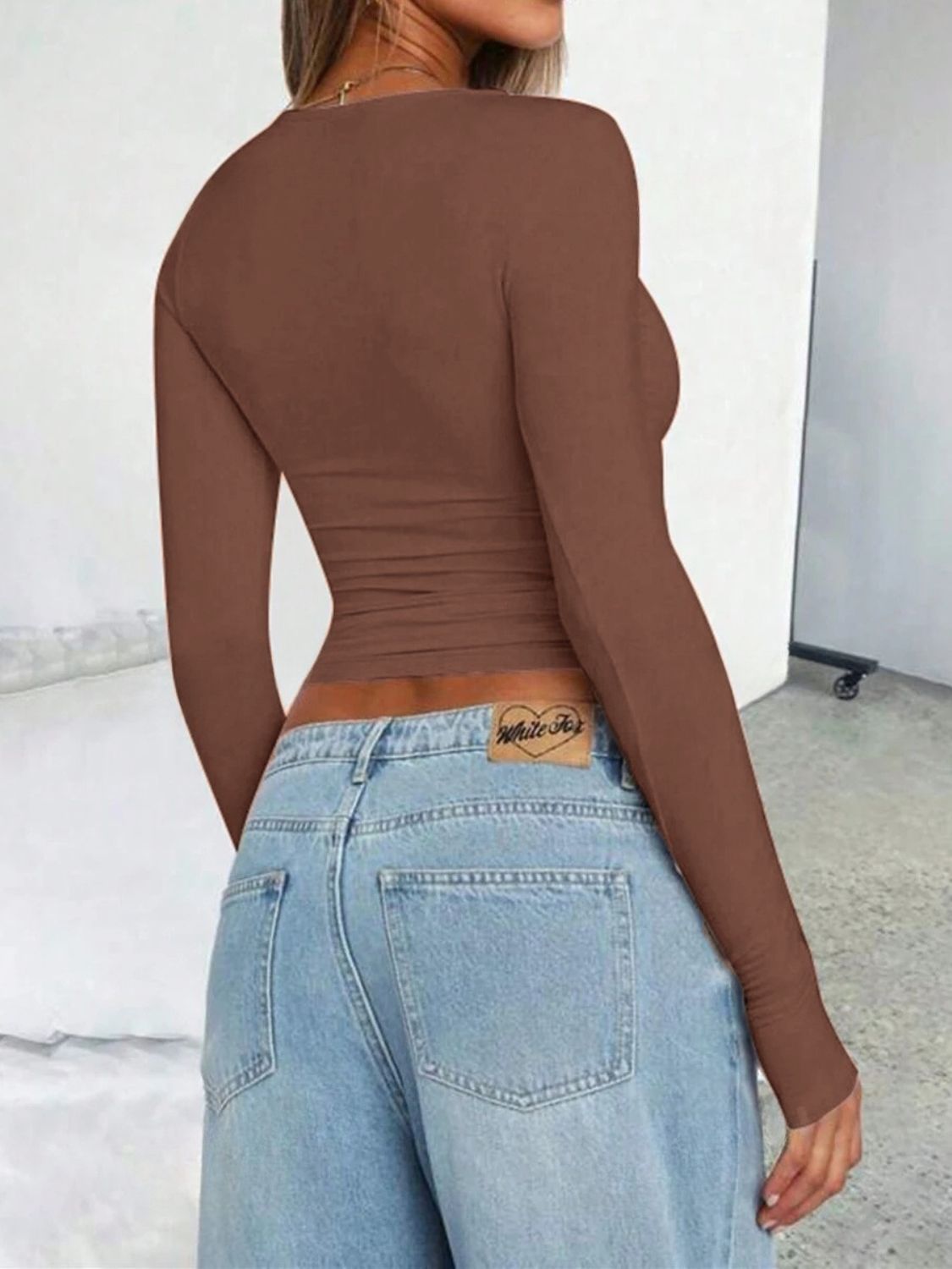 Solid Color Round Neck Long Sleeve T-Shirt - Classique Collection