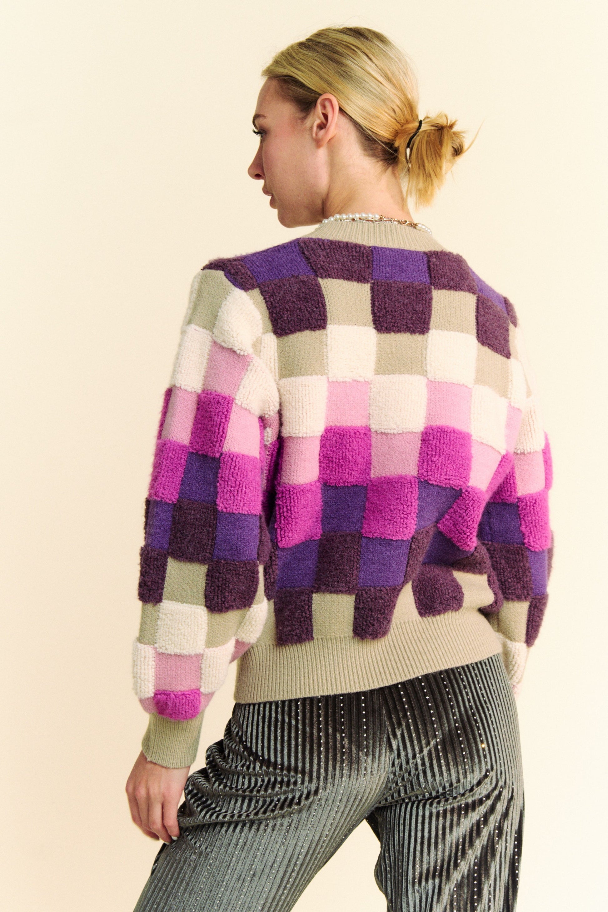 Davi & Dani Checkered Round Neck Long Sleeve Sweater - Classique Collection