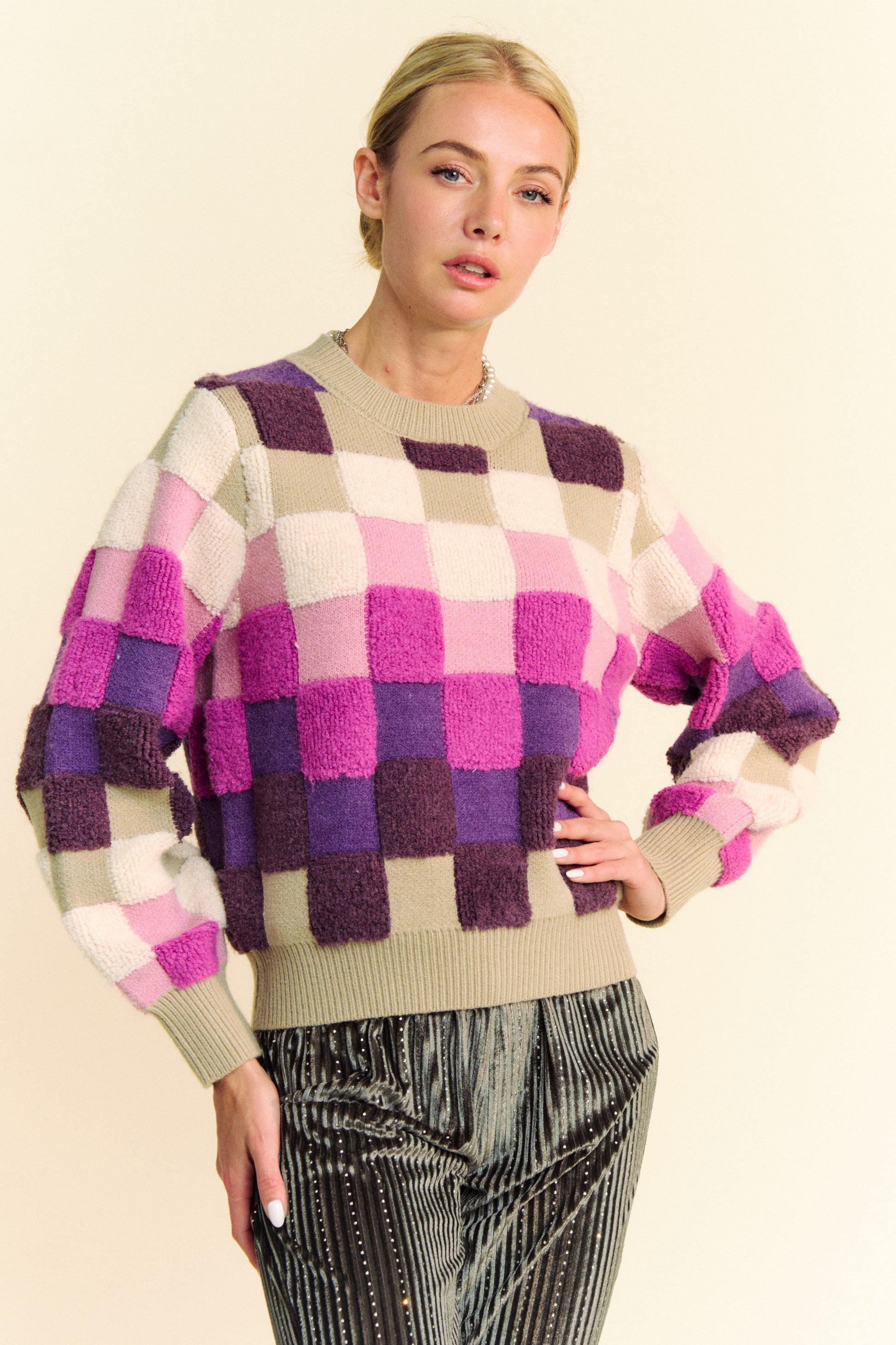 Davi & Dani Checkered Round Neck Long Sleeve Sweater - Classique Collection