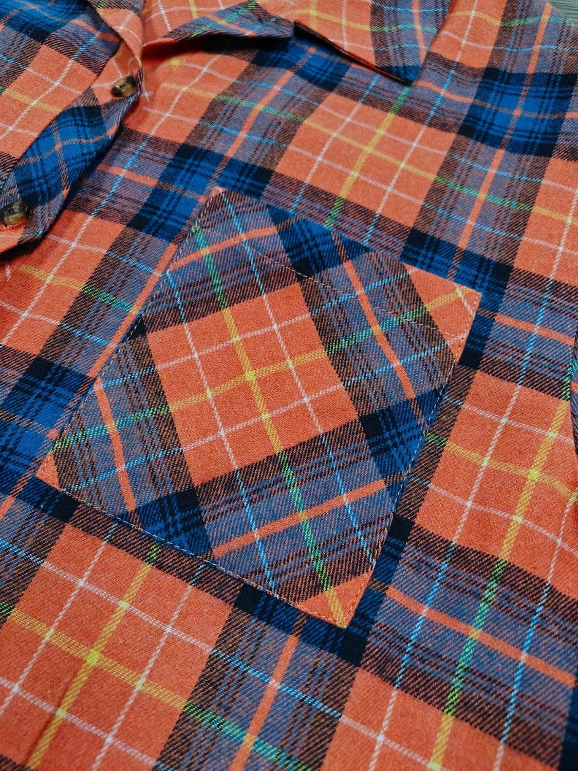 Plaid Collared Neck Long Sleeve Shirt - Classique Collection