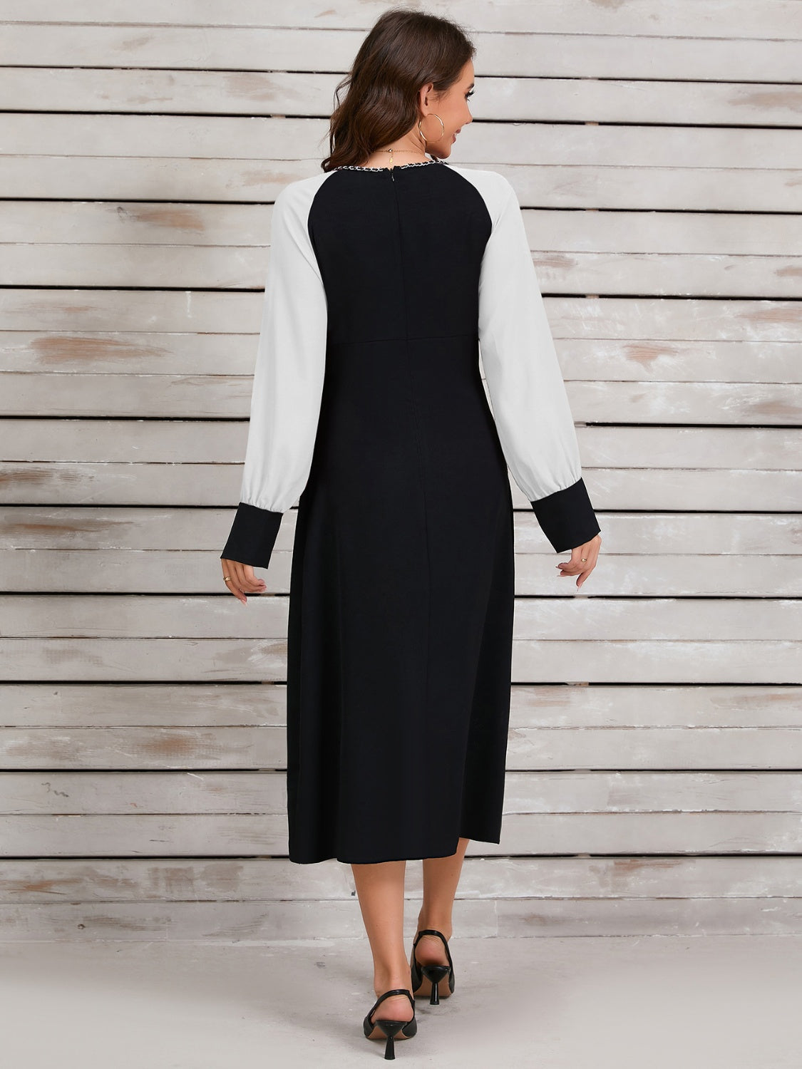 Ruched Contrast Long Sleeve Midi Dress - Classique Collection