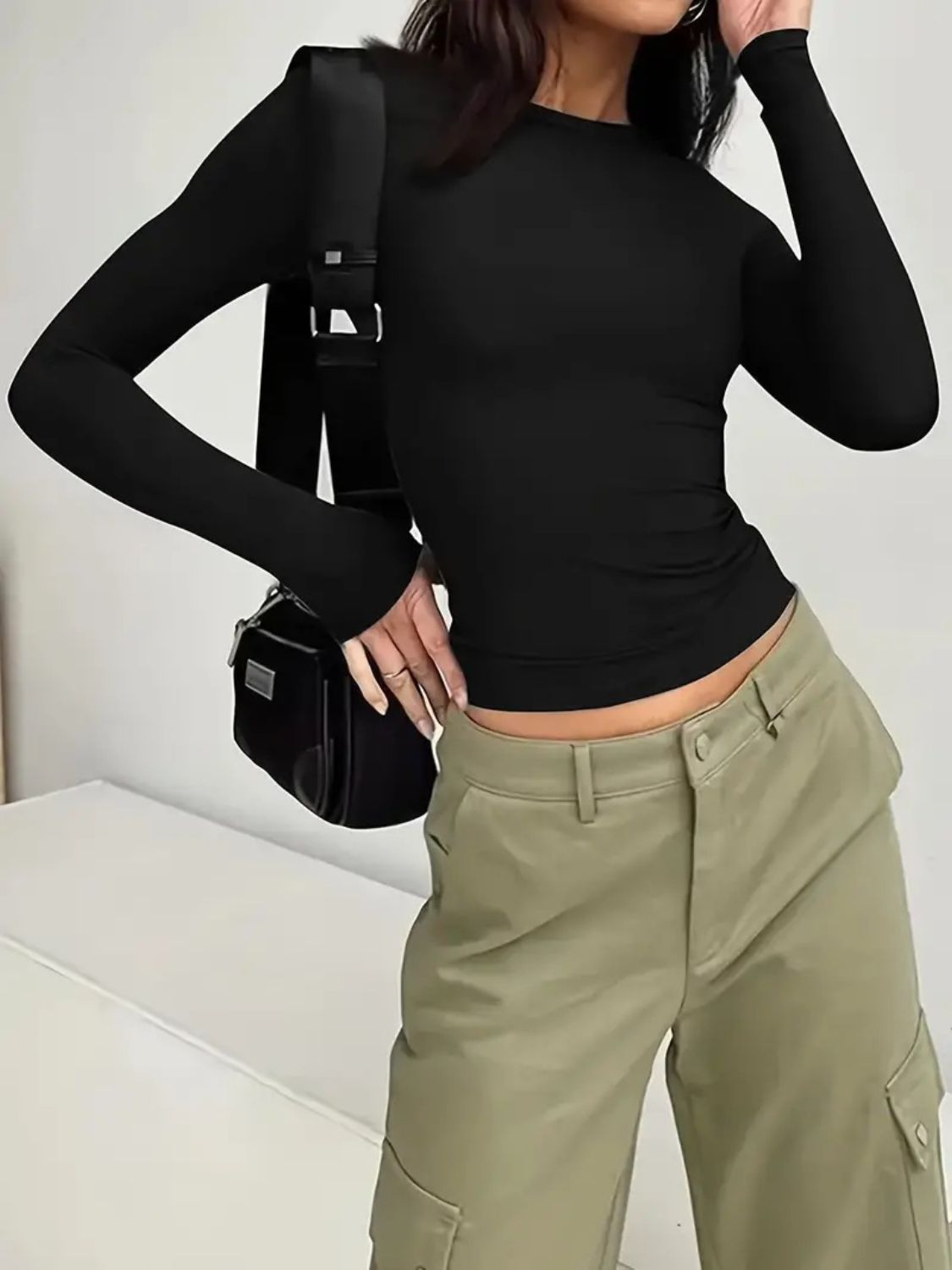 Solid Color Round Neck Long Sleeve T-Shirt - Classique Collection