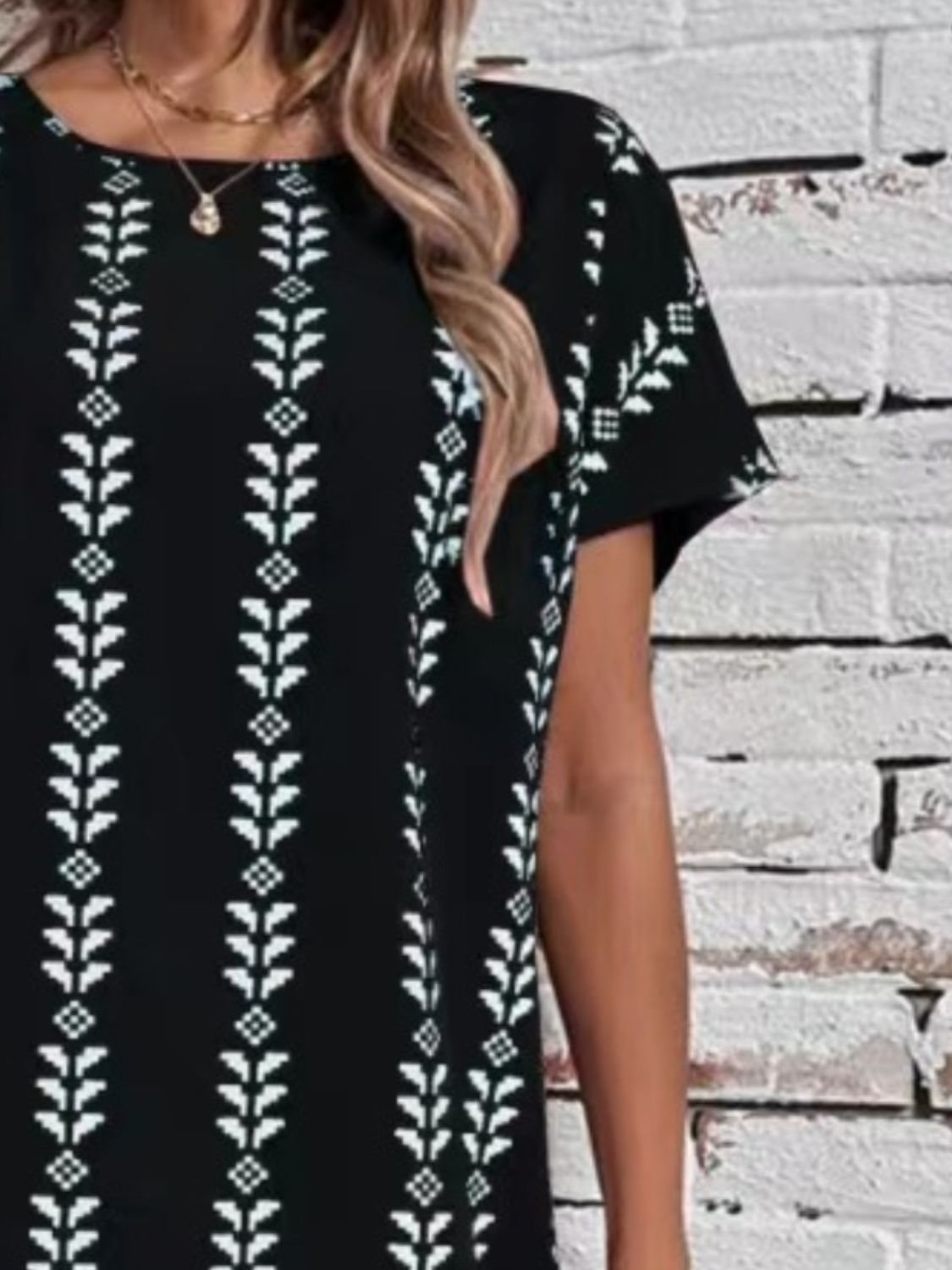 Printed Round Neck Short Sleeve Dress - Classique Collection
