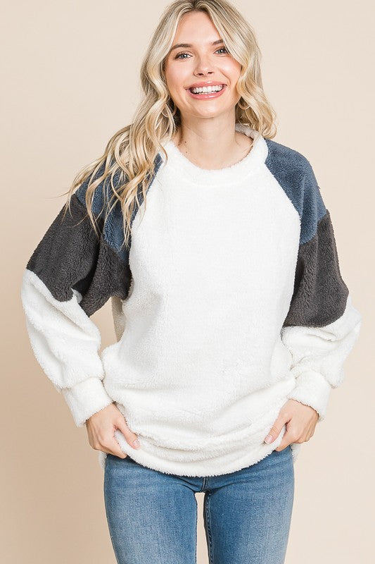 Culture Code Color Block Faux Fur Raglan Sleeve Sweatshirt - Classique Collection