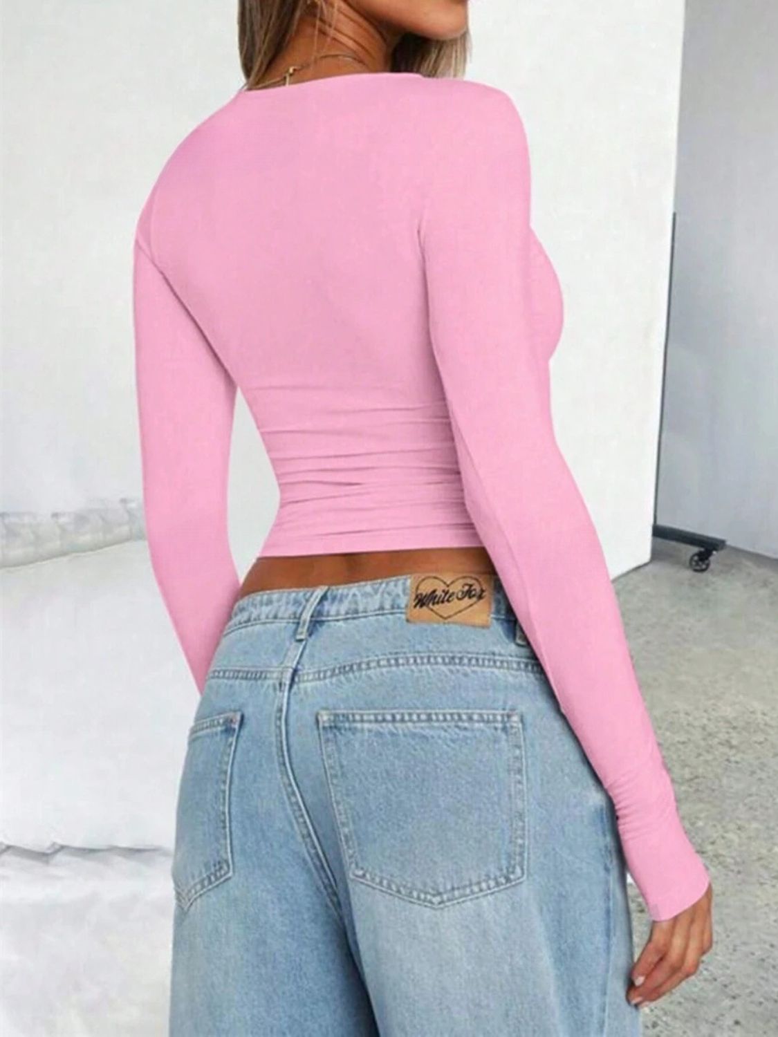 Solid Color Round Neck Long Sleeve T-Shirt - Classique Collection
