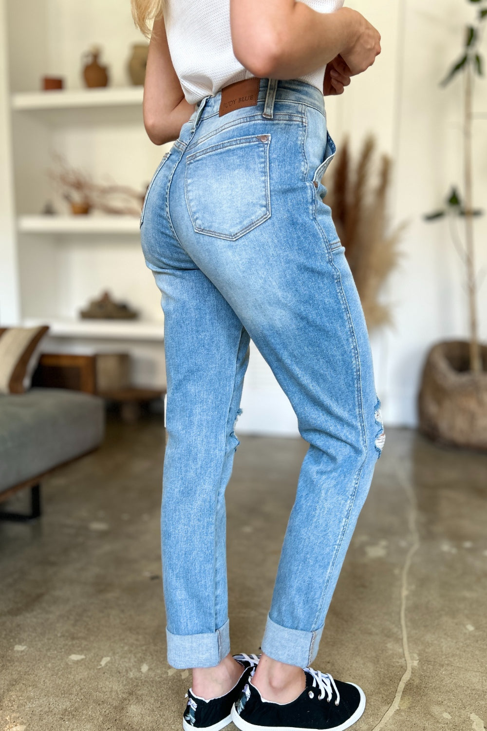 Judy Blue Full Size Distressed Straight Jeans with Patch Pockets - Classique Collection