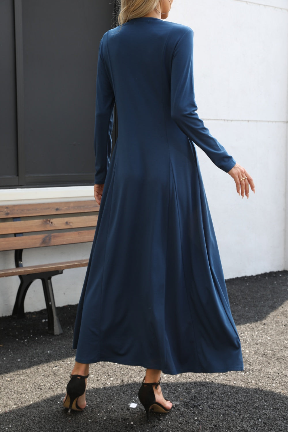 Round Neck Long Sleeve Maxi Dress with Pockets - Classique Collection