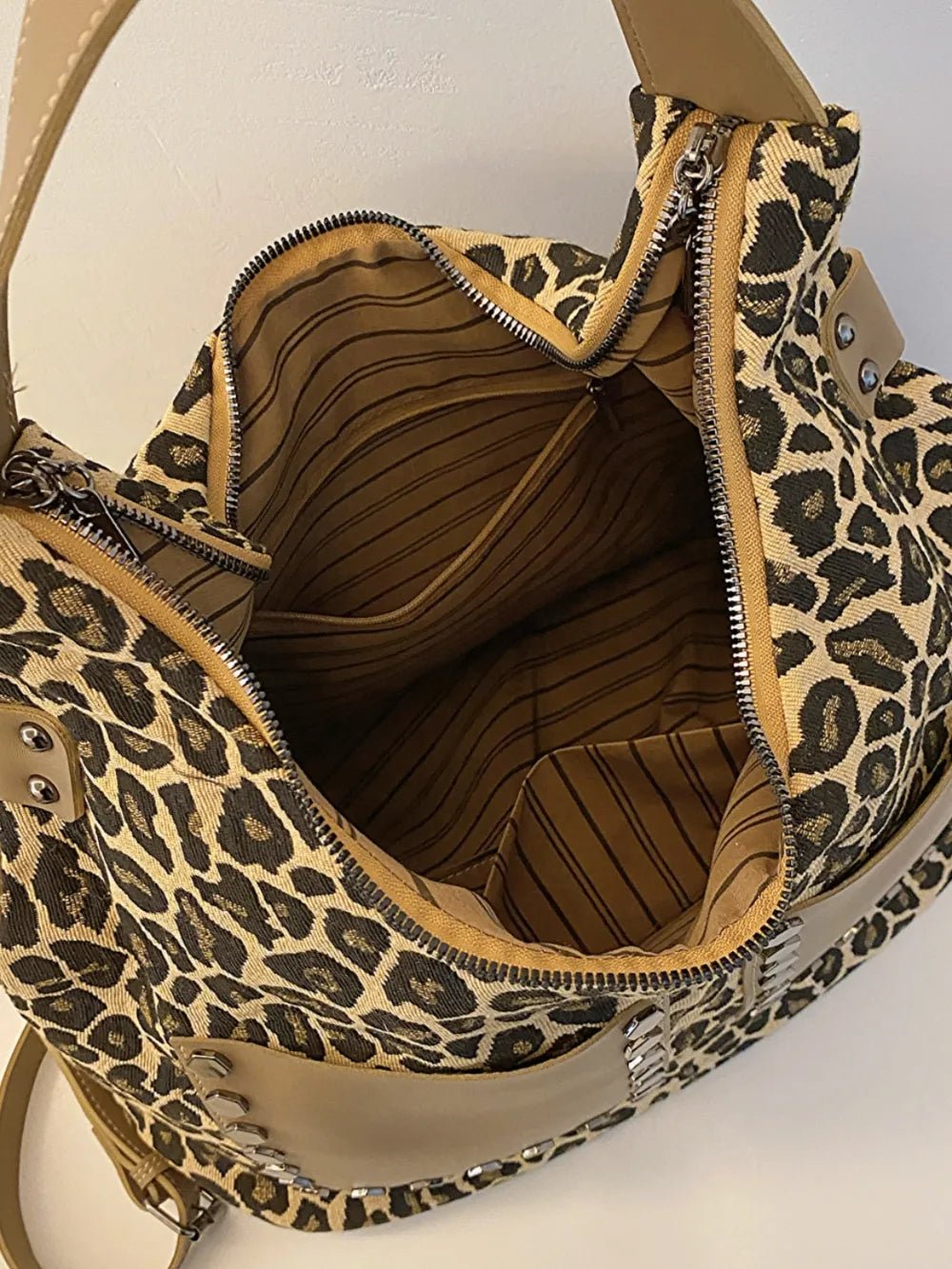 Leopard Polyester Shoulder Bag with ZippersBag