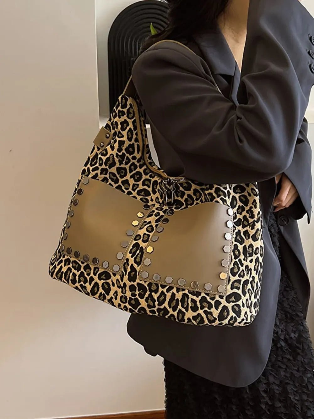 Leopard Polyester Shoulder Bag with ZippersBag