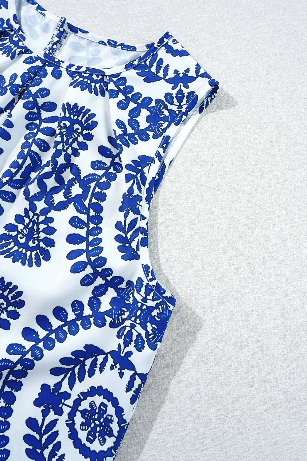 Printed Crew Neck Sleeveless Top