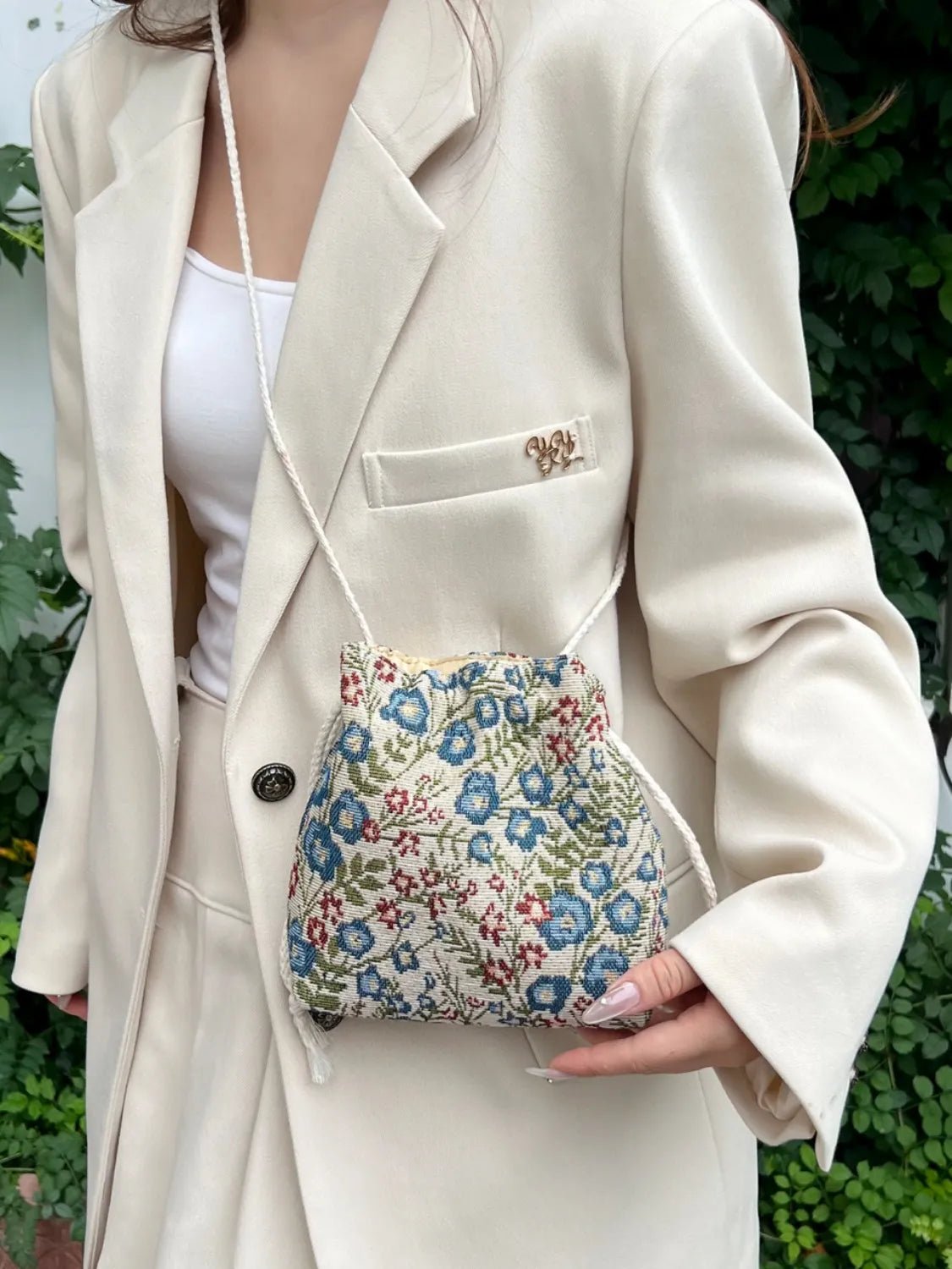 Rope Drawstring Floral Bucket BagBag